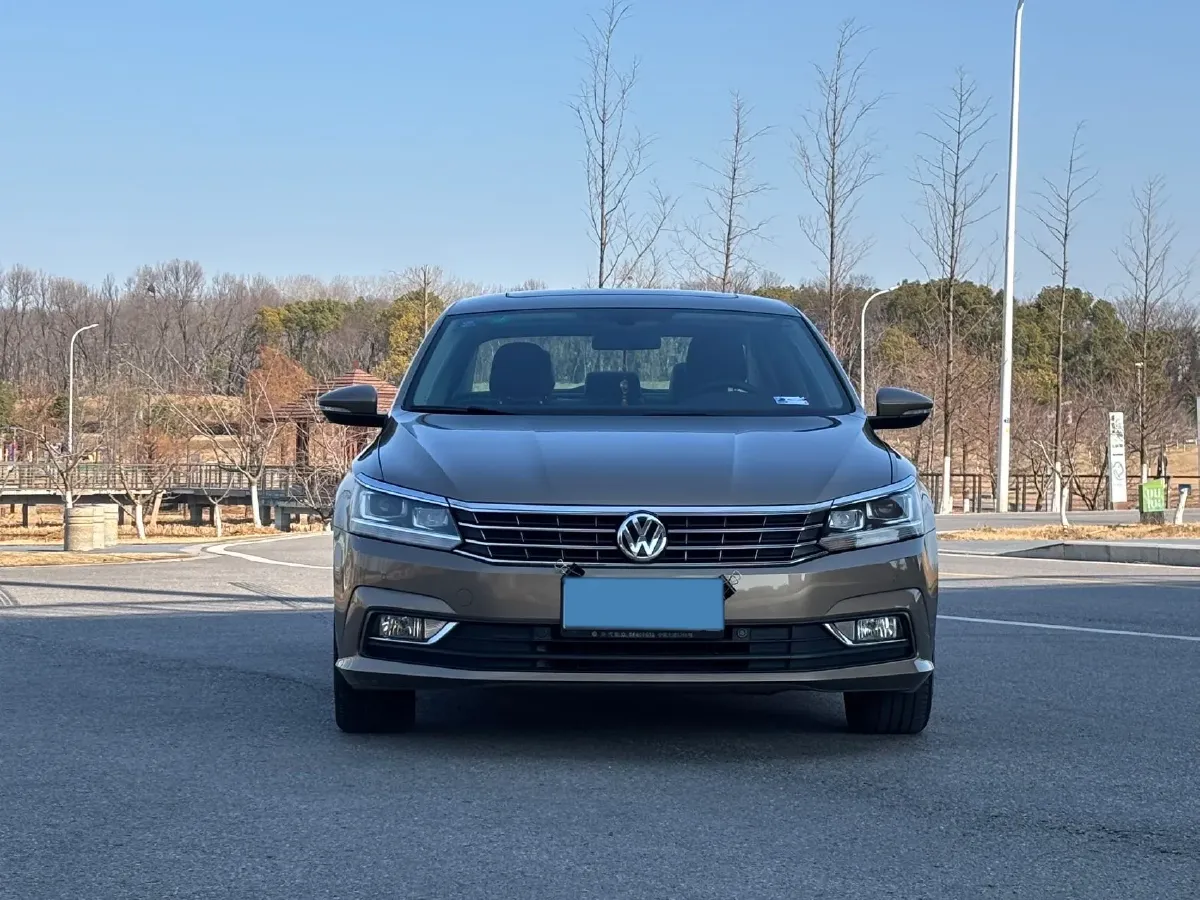 2017 Volkswagen Passat 1.8T 180HP L4 7DCT,autocango,china used car exporter,china ev exporter,chinese used car exporter,chinese used ev exporter