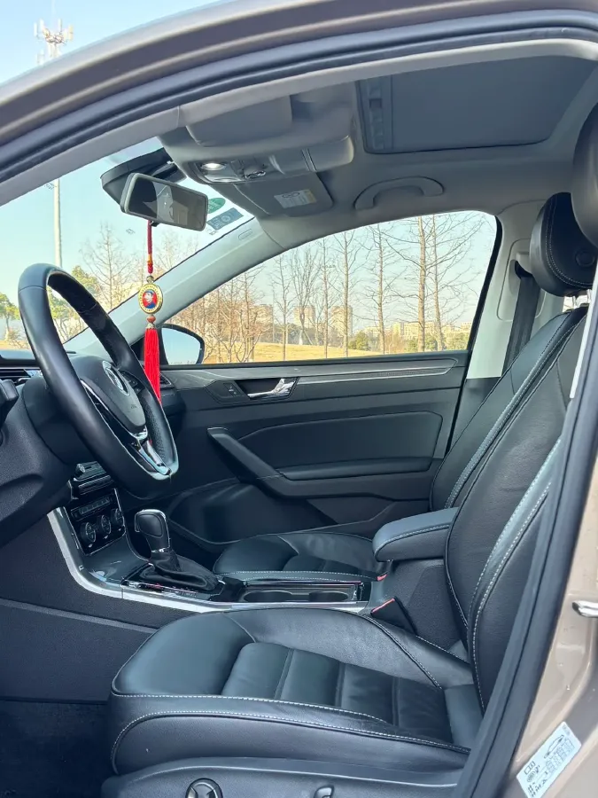 2017 Volkswagen Passat 1.8T 180HP L4 7DCT,autocango,china used car exporter,china ev exporter,chinese used car exporter,chinese used ev exporter