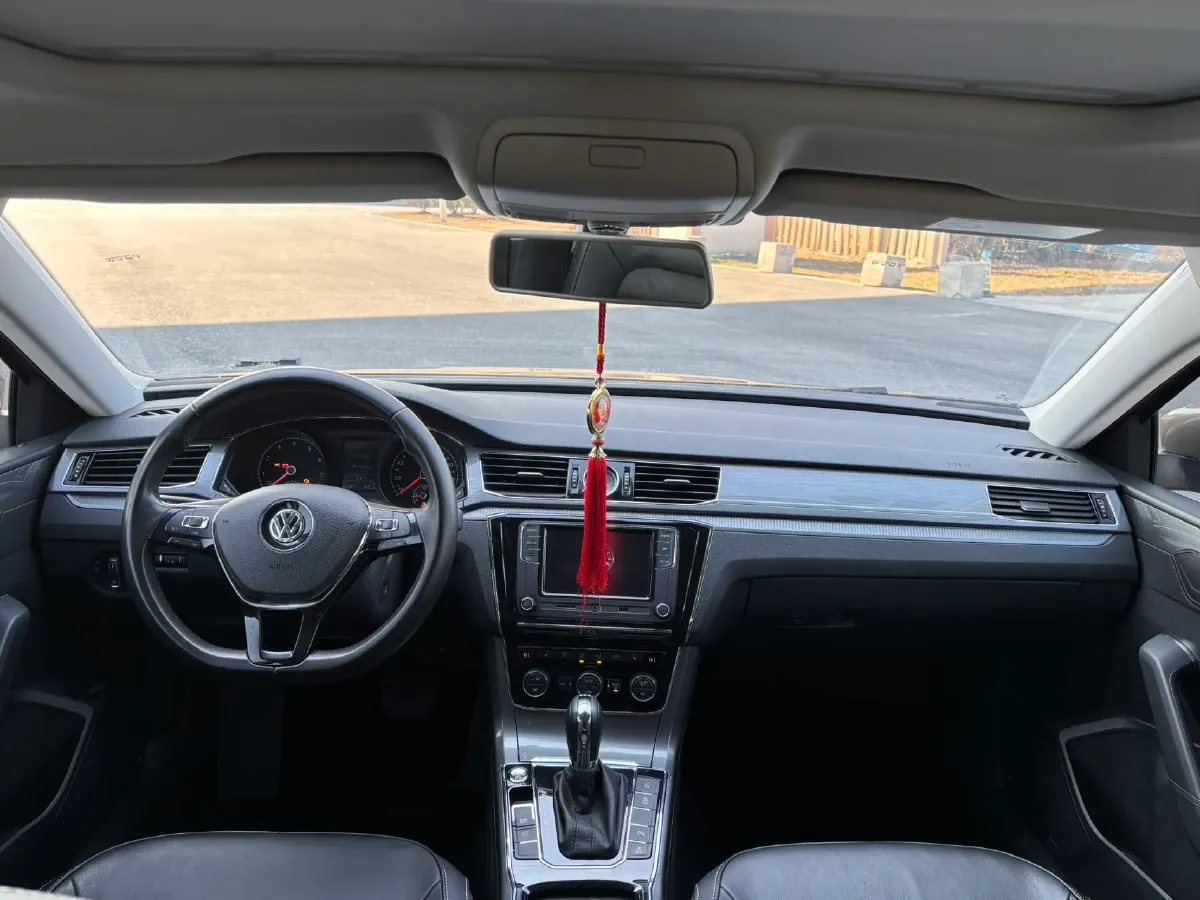 2017 Volkswagen Passat 1.8T 180HP L4 7DCT,autocango,china used car exporter,china ev exporter,chinese used car exporter,chinese used ev exporter