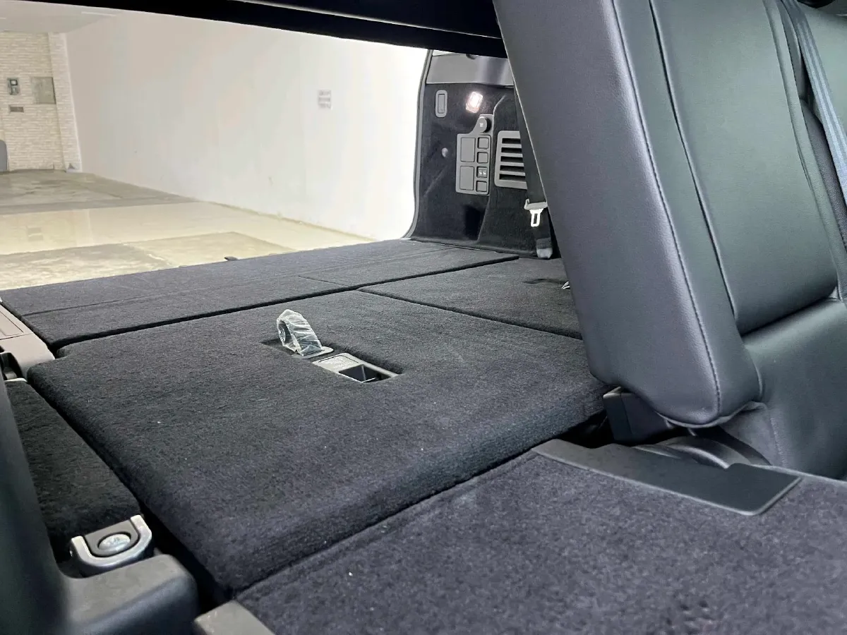 2020 Land Rover Discovery 3.0T 340HP V6 8AT,autocango,china used car exporter,china ev exporter,chinese used car exporter,chinese used ev exporter