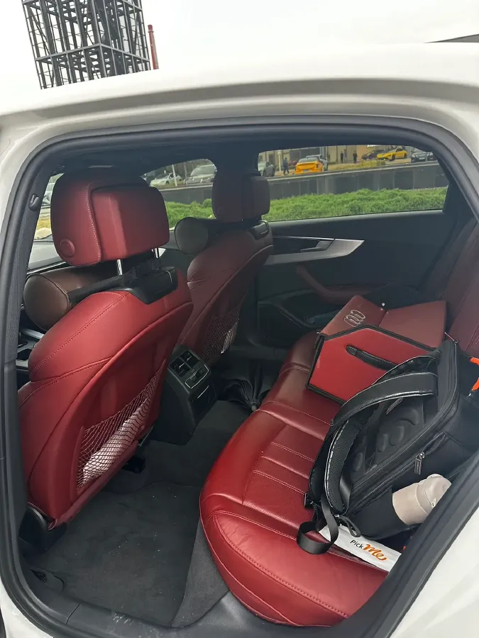 2022 Audi A4L 2.0T 190HP L4 7DCT,autocango,china used car exporter,china ev exporter,chinese used car exporter,chinese used ev exporter