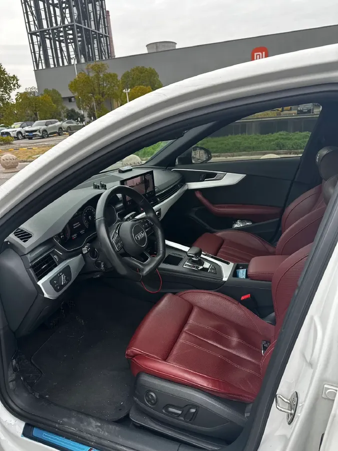 2022 Audi A4L 2.0T 190HP L4 7DCT,autocango,china used car exporter,china ev exporter,chinese used car exporter,chinese used ev exporter