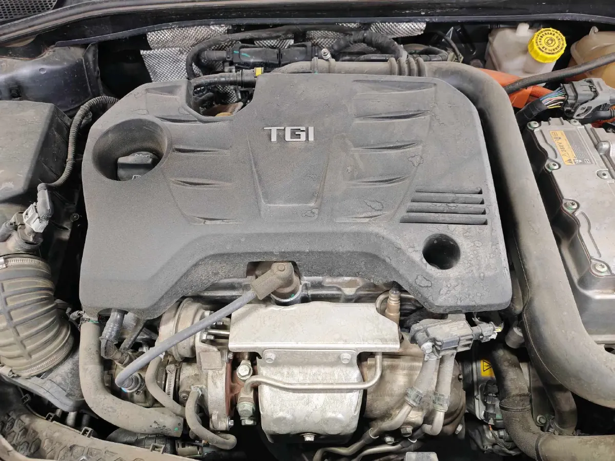 2020 Roewe i6 MAX 1.5T 169HP L4 AMT PHEV,autocango,china used car exporter,china ev exporter,chinese used car exporter,chinese used ev exporter