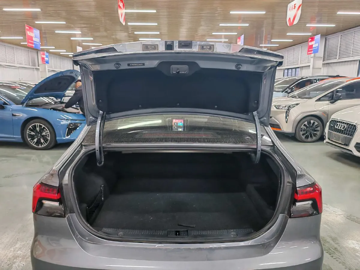 2020 Roewe i6 MAX 1.5T 169HP L4 AMT PHEV,autocango,china used car exporter,china ev exporter,chinese used car exporter,chinese used ev exporter