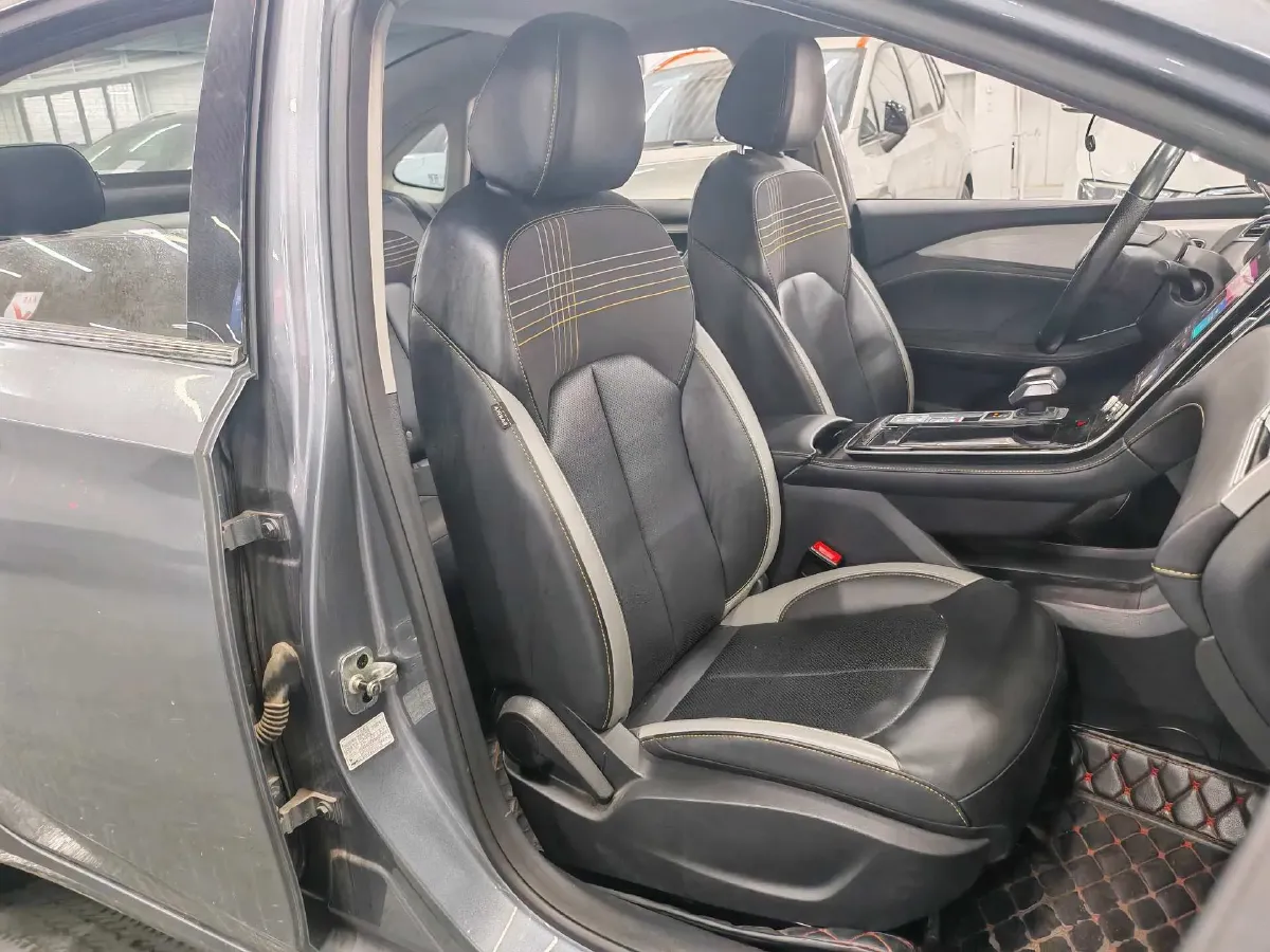 2020 Roewe i6 MAX 1.5T 169HP L4 AMT PHEV,autocango,china used car exporter,china ev exporter,chinese used car exporter,chinese used ev exporter