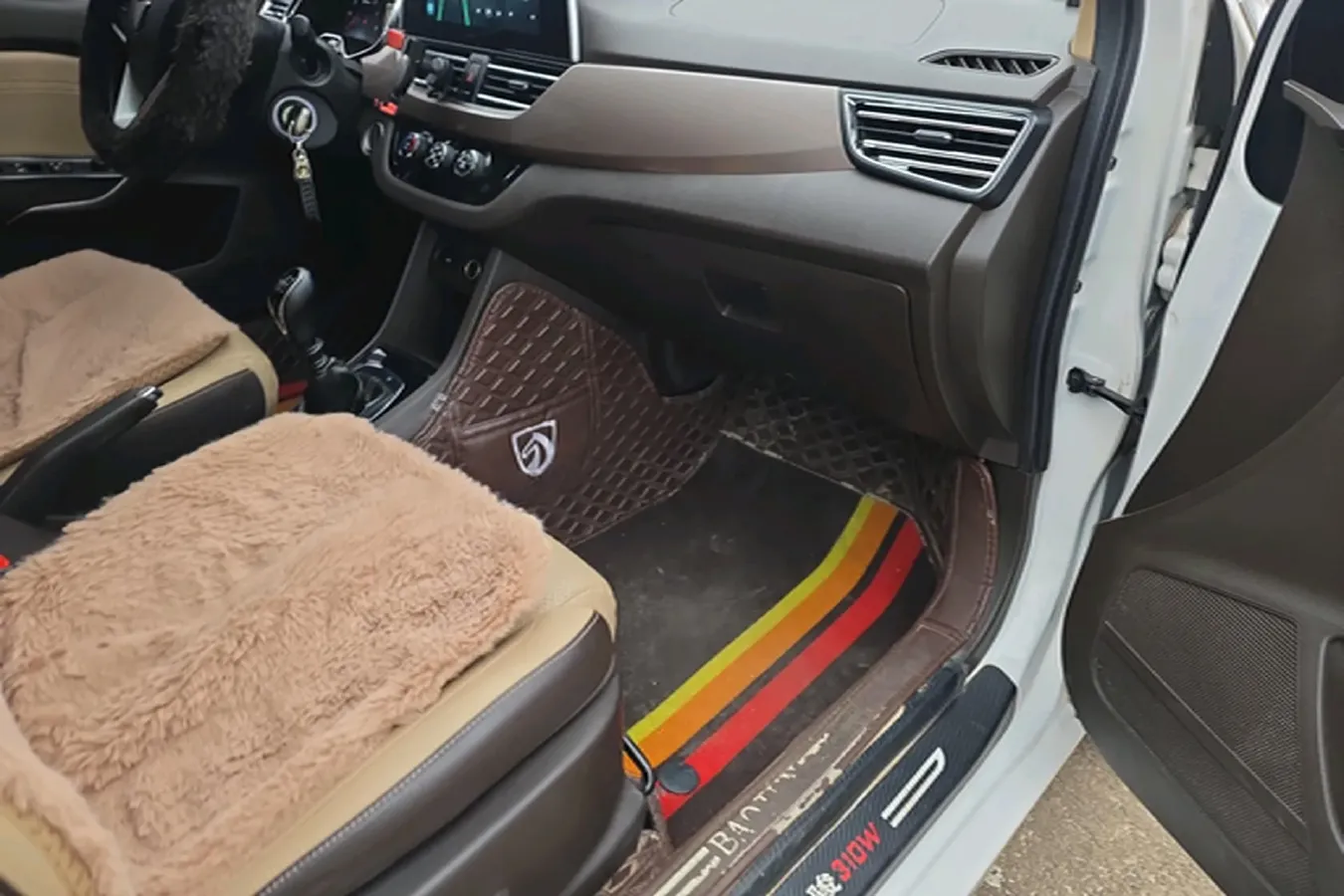 2019 Golden Dragon New Era Sea Lion 2.0L 102HP L4 5MT,autocango,china used car exporter,china ev exporter,chinese used car exporter,chinese used ev exporter