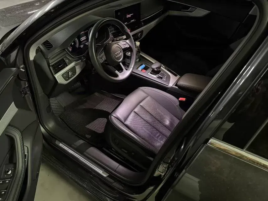 2020 Audi A4L 2.0T 190HP L4 7DCT,autocango,china used car exporter,china ev exporter,chinese used car exporter,chinese used ev exporter