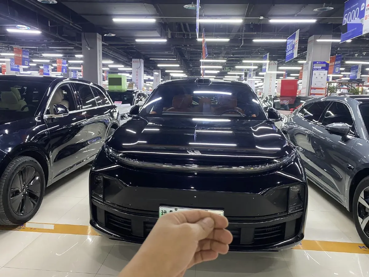 2024 Li L8 Range Extended 154HP REEV 52.3KWH,autocango,china used car exporter,china ev exporter,chinese used car exporter,chinese used ev exporter