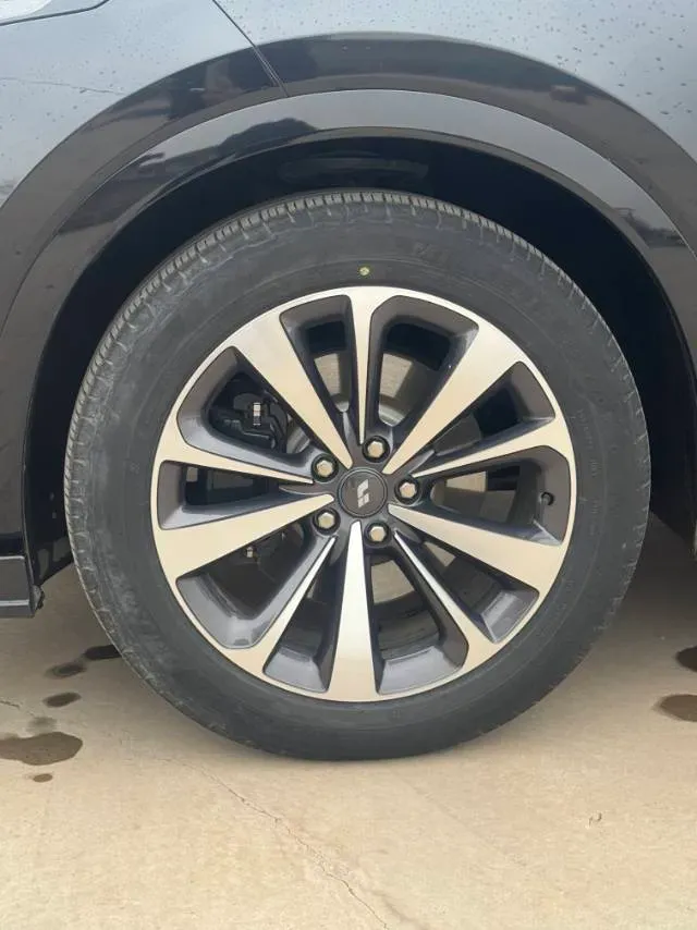 2020 Li ONE Range Extended 131HP REEV 40.5KWH,autocango,china used car exporter,china ev exporter,chinese used car exporter,chinese used ev exporter