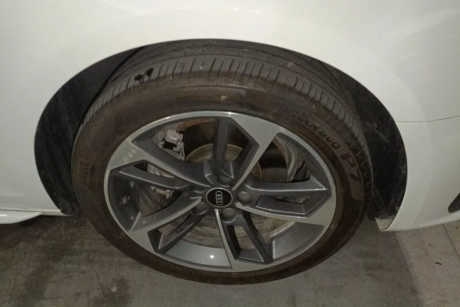 2024 Audi A4L 2.0T 190HP L4 7DCT,autocango,china used car exporter,china ev exporter,chinese used car exporter,chinese used ev exporter