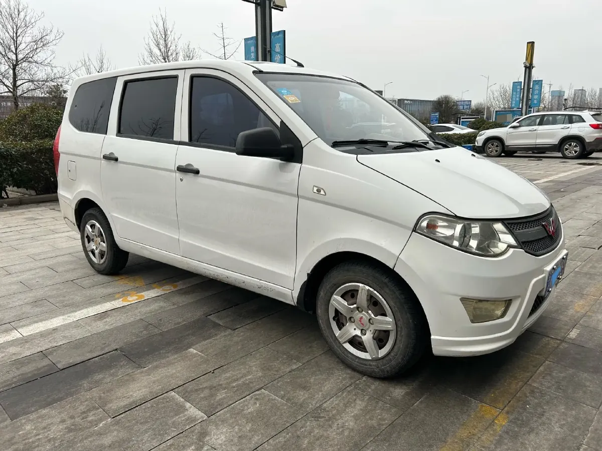 2018 WuLing HongGuang 1.2L 82HP L4 5MT,autocango,china used car exporter,china ev exporter,chinese used car exporter,chinese used ev exporter
