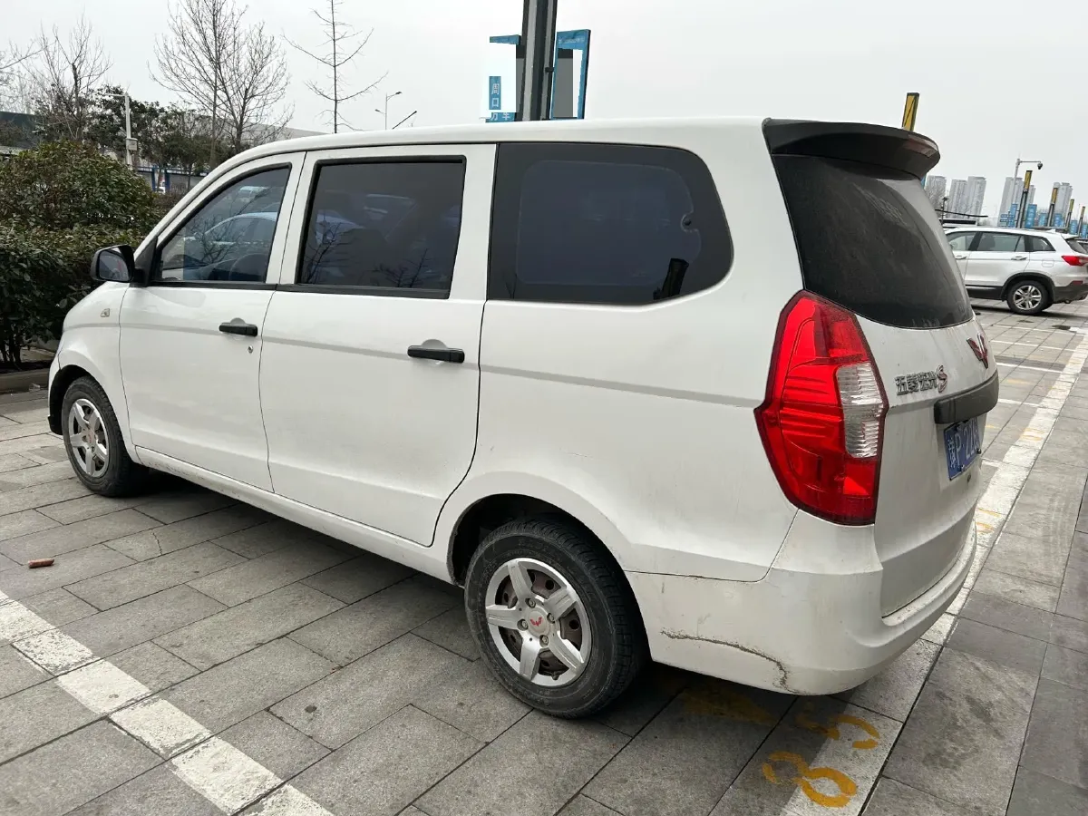 2018 WuLing HongGuang 1.2L 82HP L4 5MT,autocango,china used car exporter,china ev exporter,chinese used car exporter,chinese used ev exporter