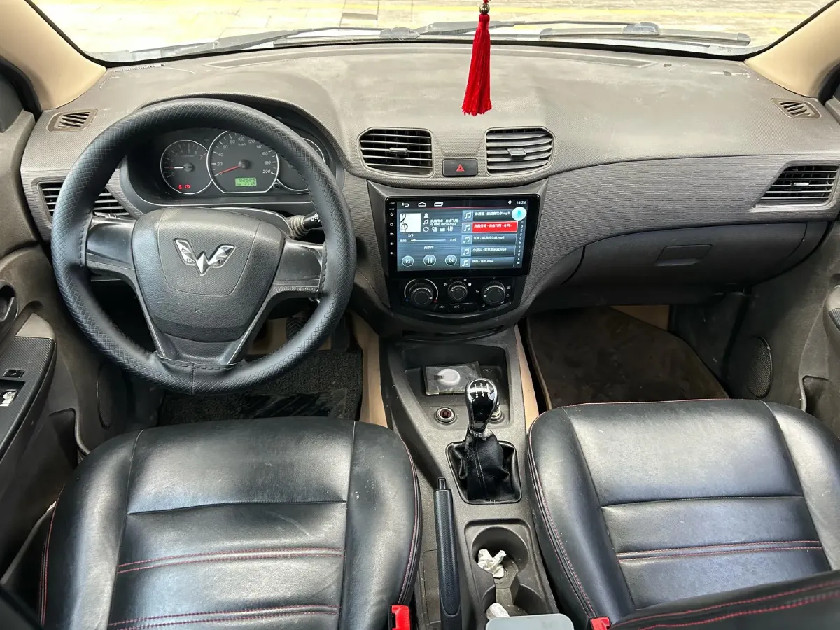 2018 WuLing HongGuang 1.2L 82HP L4 5MT,autocango,china used car exporter,china ev exporter,chinese used car exporter,chinese used ev exporter