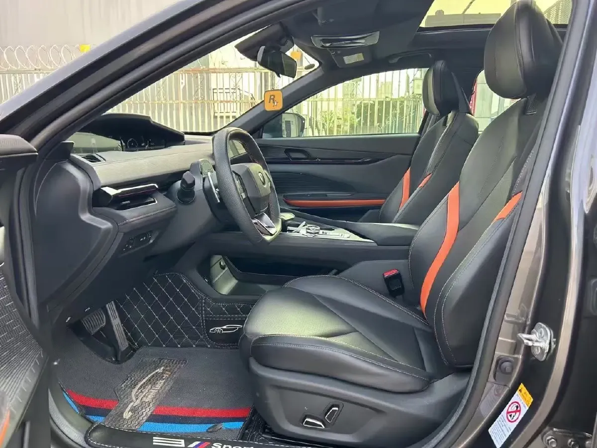 2022 ChangAn UNI-V 1.5T 188HP L4 7DCT,autocango,china used car exporter,china ev exporter,chinese used car exporter,chinese used ev exporter