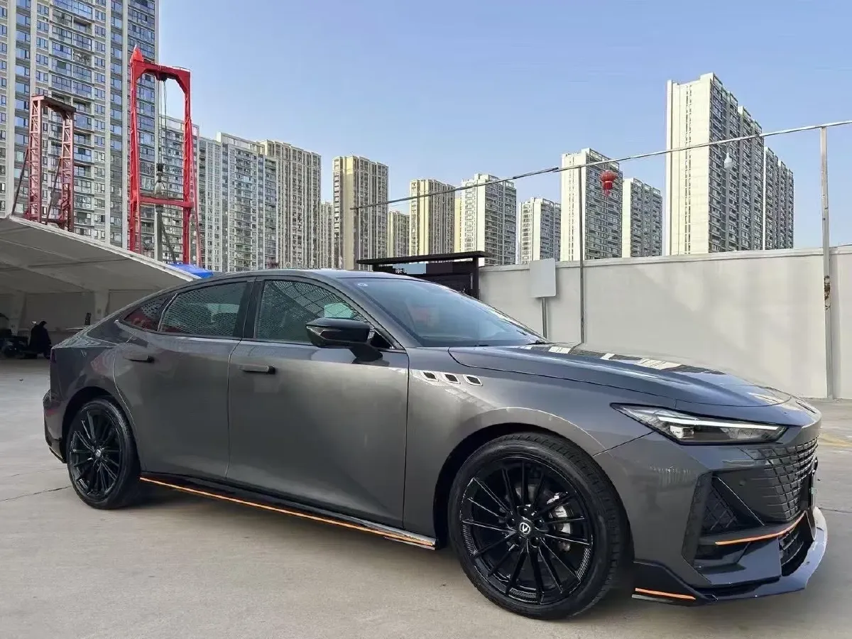 2022 ChangAn UNI-V 1.5T 188HP L4 7DCT,autocango,china used car exporter,china ev exporter,chinese used car exporter,chinese used ev exporter