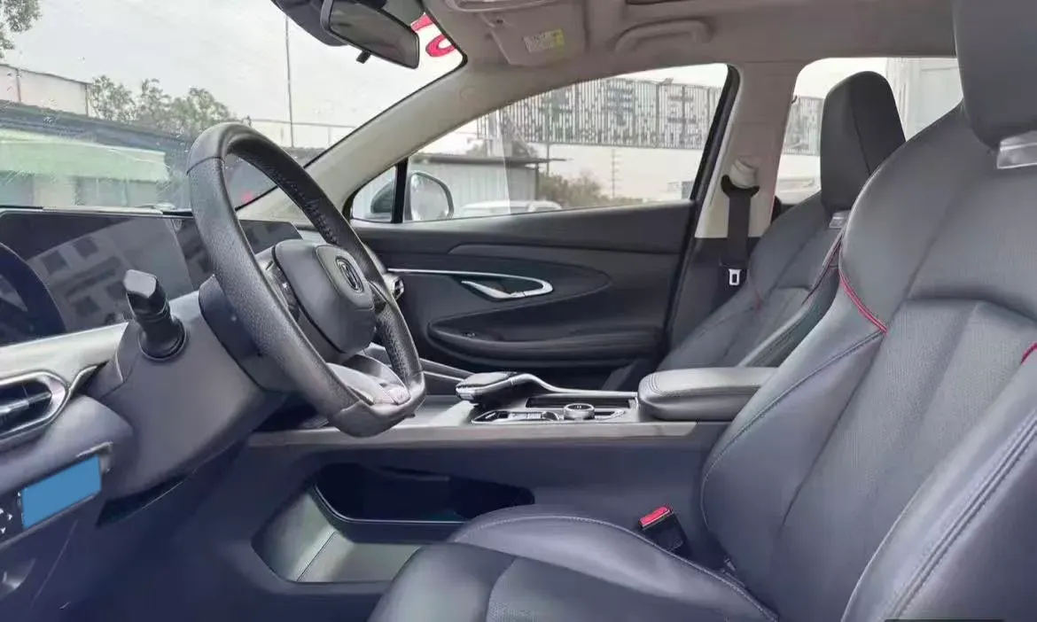 2021 ChangAn UNI-T 1.5T 180HP L4 7DCT,autocango,china used car exporter,china ev exporter,chinese used car exporter,chinese used ev exporter