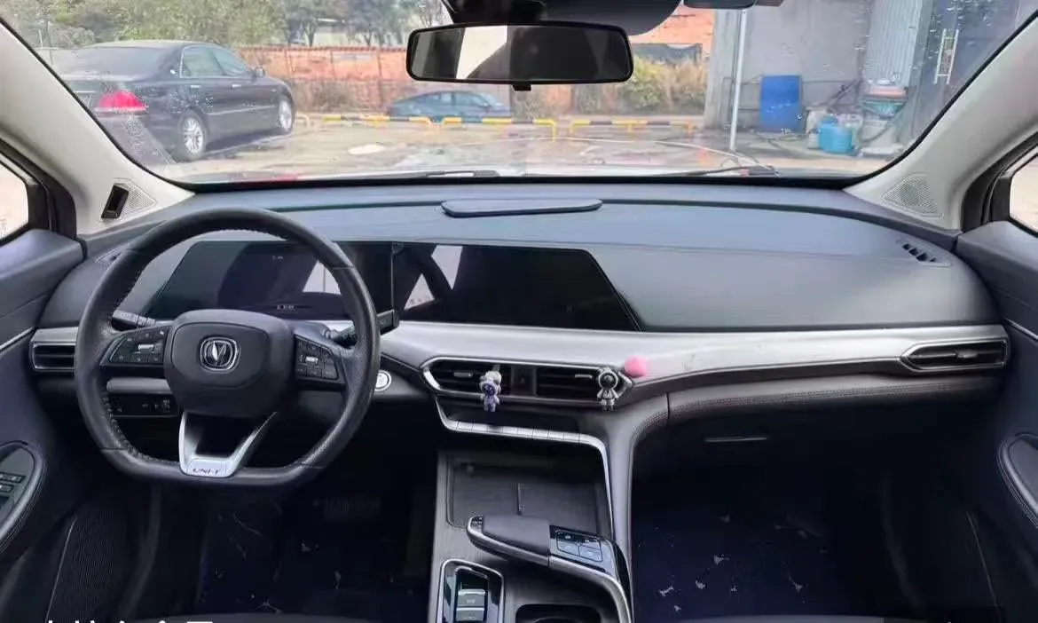 2021 ChangAn UNI-T 1.5T 180HP L4 7DCT,autocango,china used car exporter,china ev exporter,chinese used car exporter,chinese used ev exporter