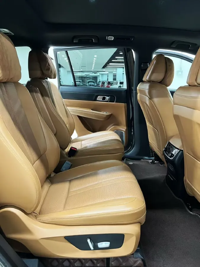 2020 Li ONE Range Extended 131HP REEV 40.5KWH,autocango,china used car exporter,china ev exporter,chinese used car exporter,chinese used ev exporter