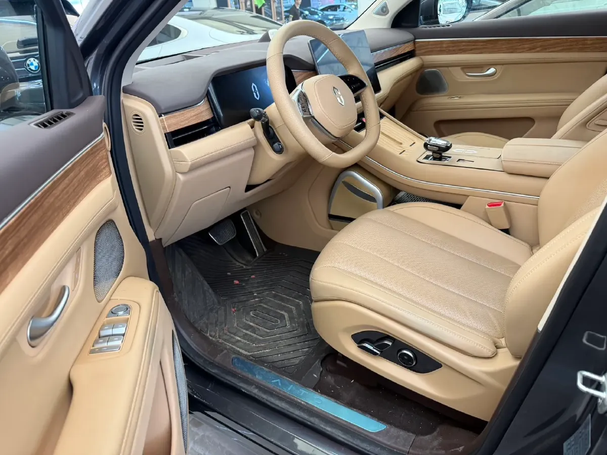 2024 AITO AITO M7 1.5T 152HP L4 REEV 40KWH,autocango,china used car exporter,china ev exporter,chinese used car exporter,chinese used ev exporter