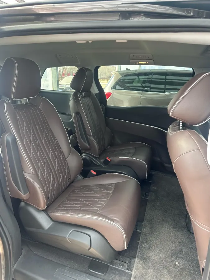 2022 Buick GL8 2.0T 237HP L4 9AT,autocango,china used car exporter,china ev exporter,chinese used car exporter,chinese used ev exporter