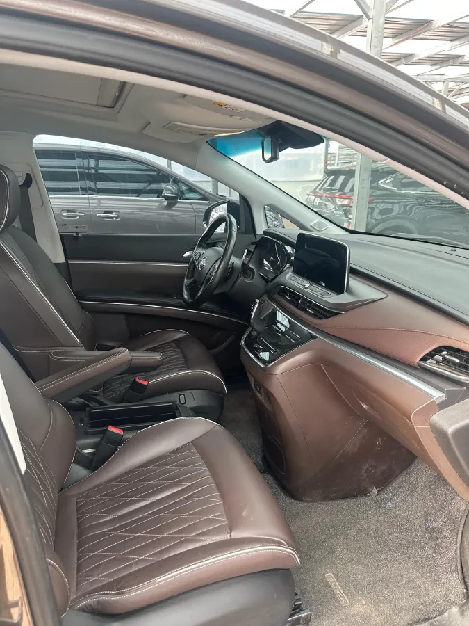 2022 Buick GL8 2.0T 237HP L4 9AT,autocango,china used car exporter,china ev exporter,chinese used car exporter,chinese used ev exporter