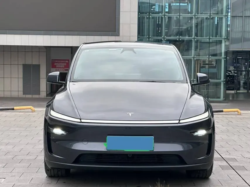 2025 Tesla Model Y BEV 62.5KWH,autocango,china used car exporter,china ev exporter,chinese used car exporter,chinese used ev exporter