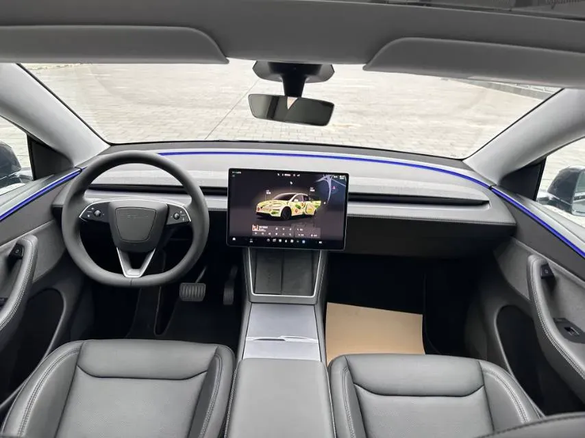 2025 Tesla Model Y BEV 62.5KWH,autocango,china used car exporter,china ev exporter,chinese used car exporter,chinese used ev exporter