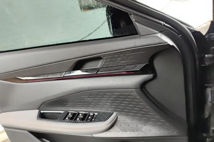 2022 ChangAn UNI-V 1.5T 188HP L4 7DCT,autocango,china used car exporter,china ev exporter,chinese used car exporter,chinese used ev exporter