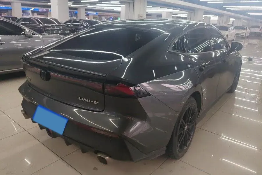 2022 ChangAn UNI-V 1.5T 188HP L4 7DCT,autocango,china used car exporter,china ev exporter,chinese used car exporter,chinese used ev exporter