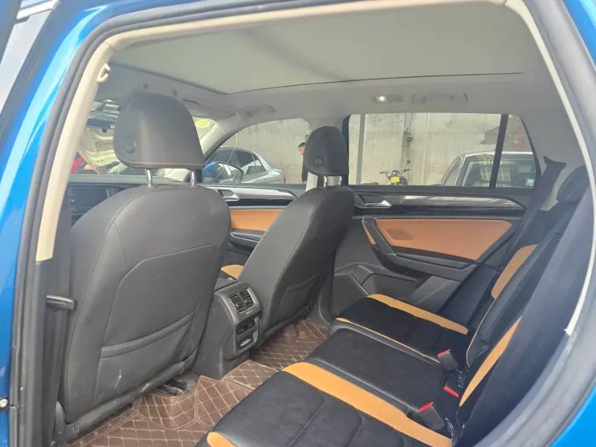 2019 Jeep Cherokee 2.0T 234HP L4 9AT,autocango,china used car exporter,china ev exporter,chinese used car exporter,chinese used ev exporter