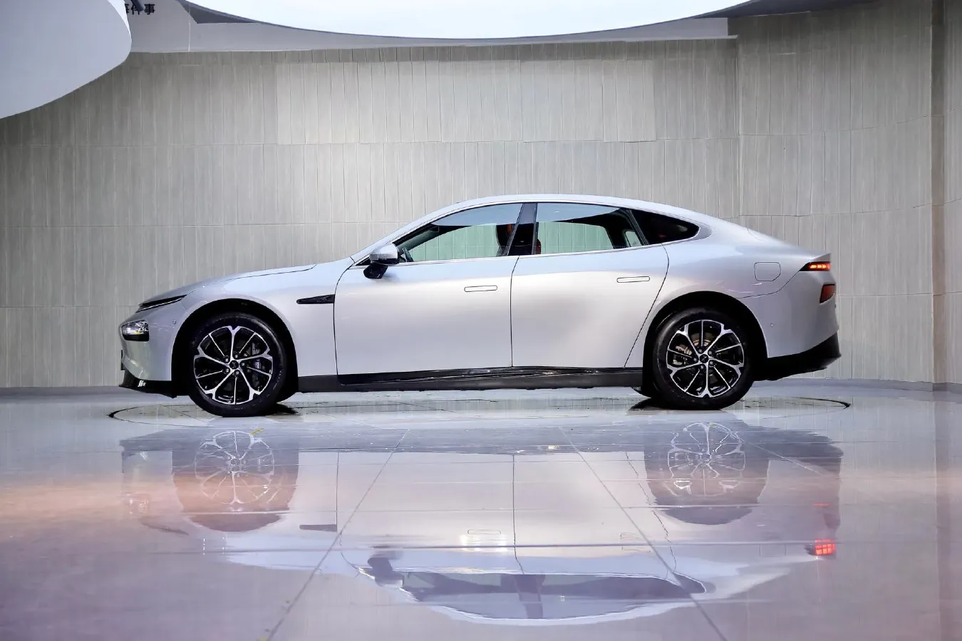 2022 Xpeng P7 BEV 83.1KWH,autocango,china used car exporter,china ev exporter,chinese used car exporter,chinese used ev exporter