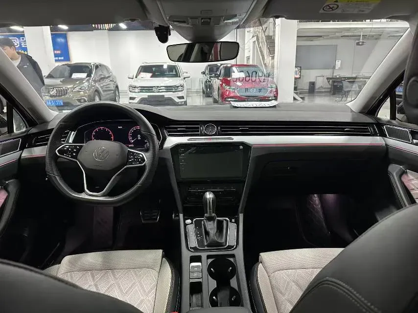 2023 Volkswagen Magotan 2.0T 186HP L4 7DCT,autocango,china used car exporter,china ev exporter,chinese used car exporter,chinese used ev exporter