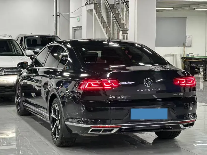 2023 Volkswagen Magotan 2.0T 186HP L4 7DCT,autocango,china used car exporter,china ev exporter,chinese used car exporter,chinese used ev exporter