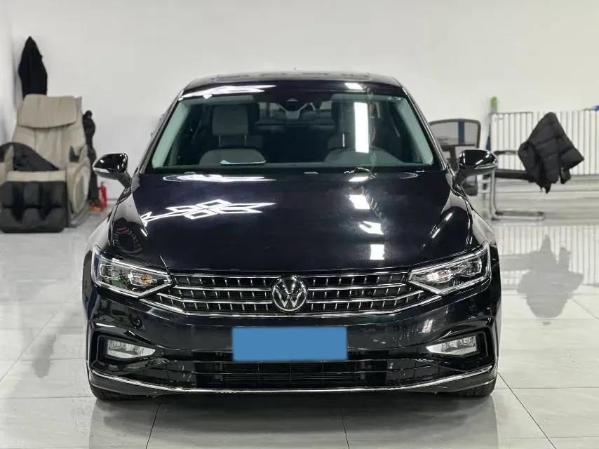 2023 Volkswagen Magotan 2.0T 186HP L4 7DCT,autocango,china used car exporter,china ev exporter,chinese used car exporter,chinese used ev exporter
