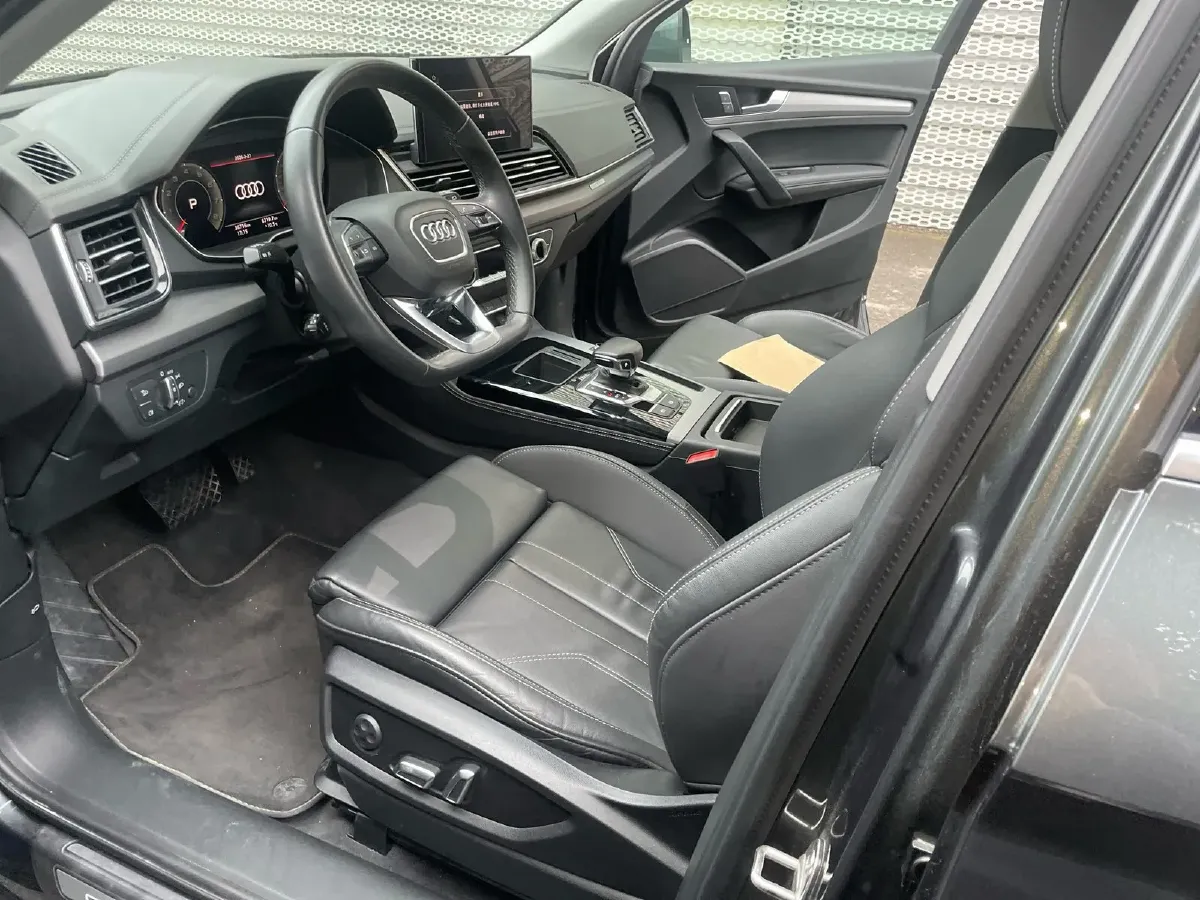 2023 Audi Q5L 2.0T 190HP L4 7DCT,autocango,china used car exporter,china ev exporter,chinese used car exporter,chinese used ev exporter