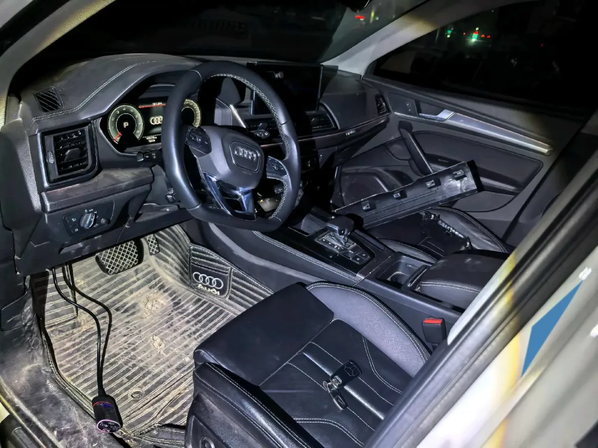 2022 Audi Q5L 2.0T 190HP L4 7DCT,autocango,china used car exporter,china ev exporter,chinese used car exporter,chinese used ev exporter