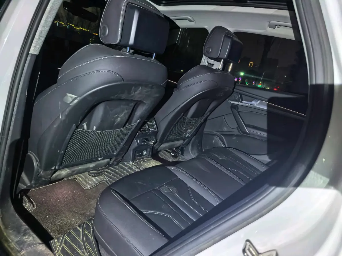 2022 Audi Q5L 2.0T 190HP L4 7DCT,autocango,china used car exporter,china ev exporter,chinese used car exporter,chinese used ev exporter