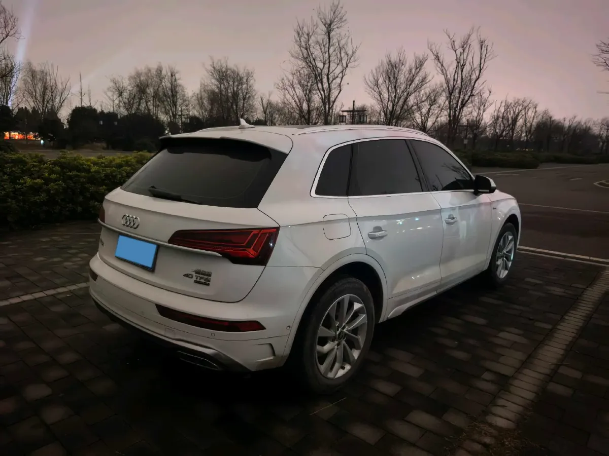 2022 Audi Q5L 2.0T 190HP L4 7DCT,autocango,china used car exporter,china ev exporter,chinese used car exporter,chinese used ev exporter