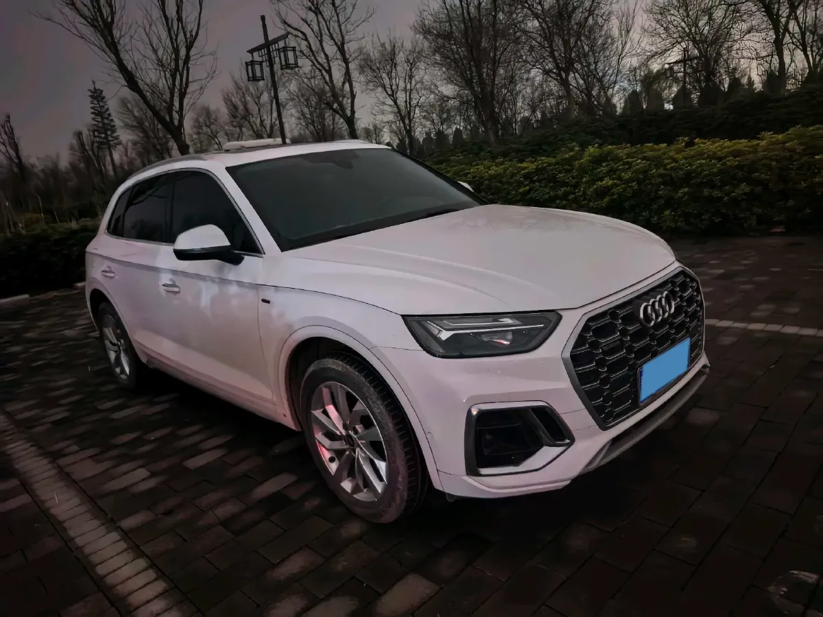 2022 Audi Q5L 2.0T 190HP L4 7DCT,autocango,china used car exporter,china ev exporter,chinese used car exporter,chinese used ev exporter