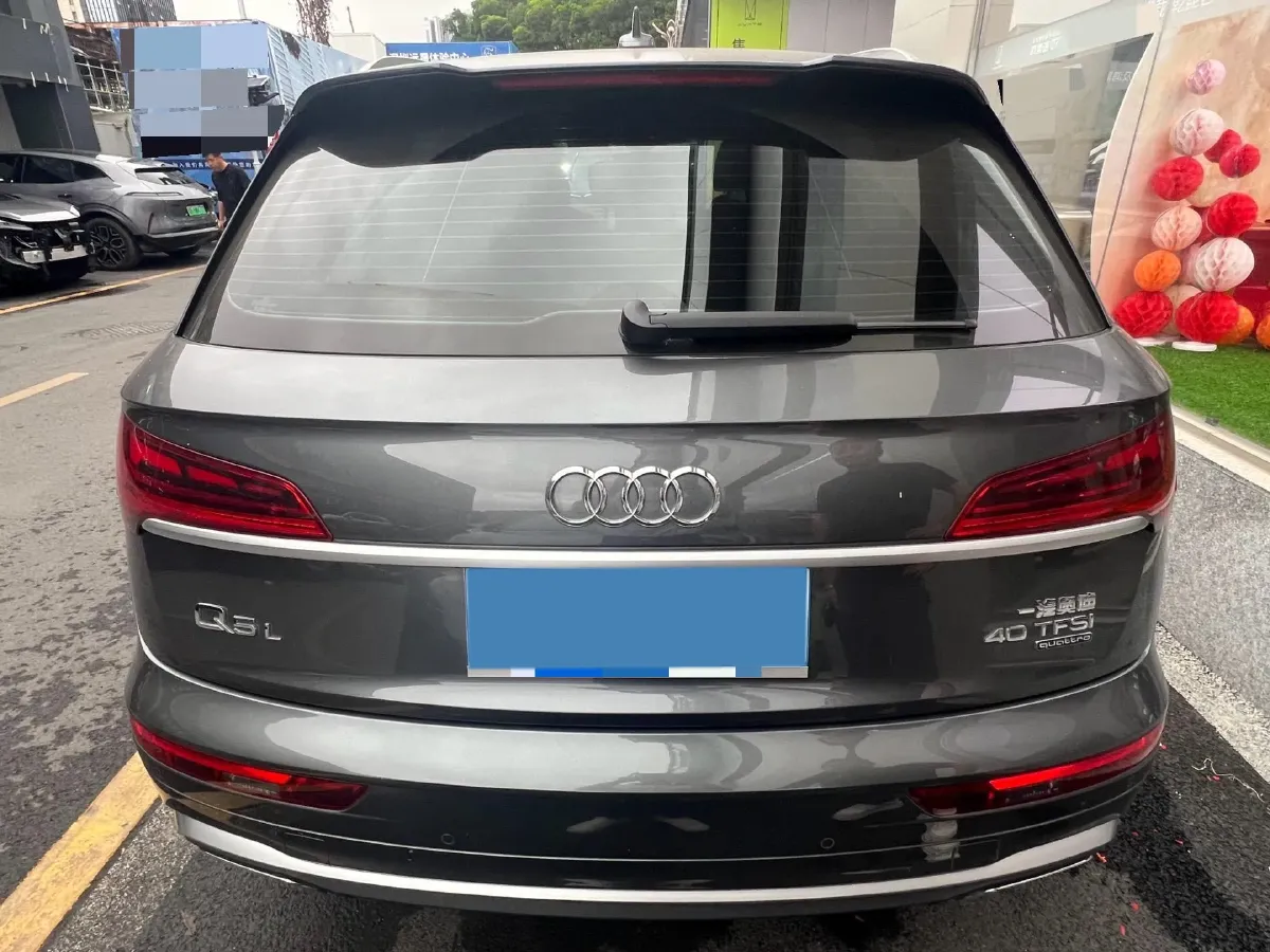 2022 Audi Q5L 2.0T 190HP L4 7DCT,autocango,china used car exporter,china ev exporter,chinese used car exporter,chinese used ev exporter