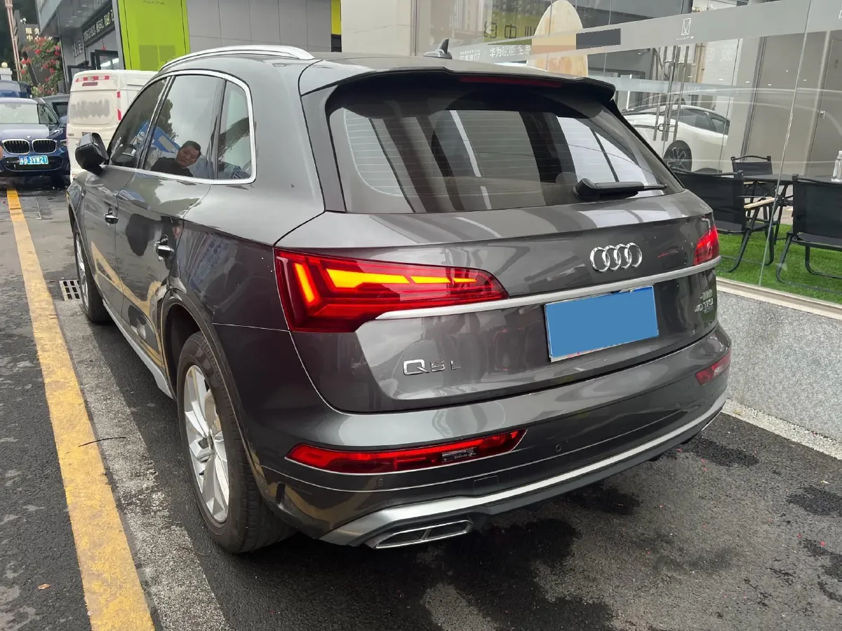 2022 Audi Q5L 2.0T 190HP L4 7DCT,autocango,china used car exporter,china ev exporter,chinese used car exporter,chinese used ev exporter