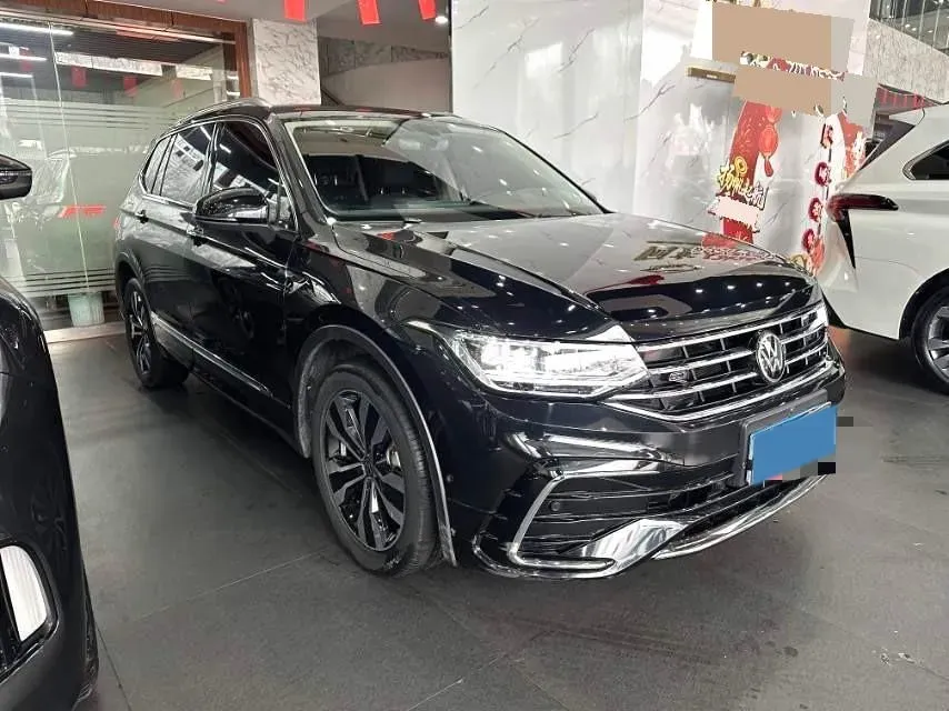 2024 Volkswagen Tiguan L 2.0T 220HP L4 7DCT,autocango,china used car exporter,china ev exporter,chinese used car exporter,chinese used ev exporter