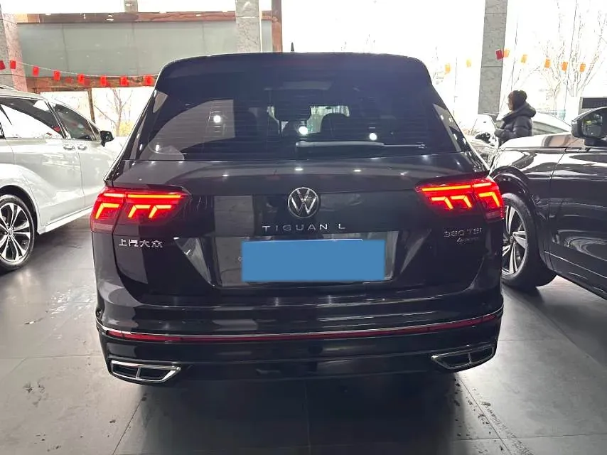 2024 Volkswagen Tiguan L 2.0T 220HP L4 7DCT,autocango,china used car exporter,china ev exporter,chinese used car exporter,chinese used ev exporter