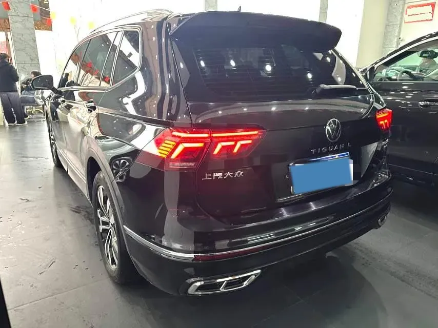 2024 Volkswagen Tiguan L 2.0T 220HP L4 7DCT,autocango,china used car exporter,china ev exporter,chinese used car exporter,chinese used ev exporter