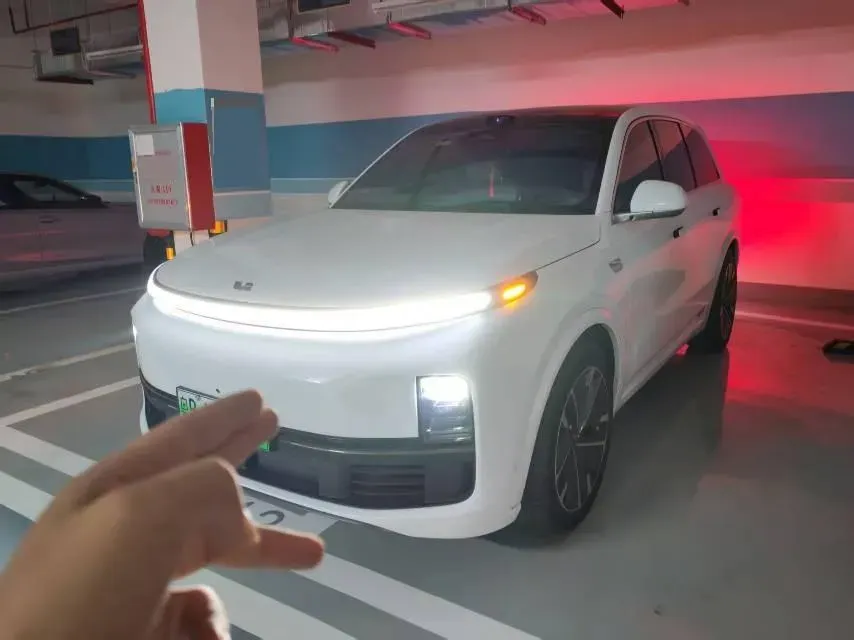 2025 Li L8 Range Extended 154HP REEV,autocango,china used car exporter,china ev exporter,chinese used car exporter,chinese used ev exporter