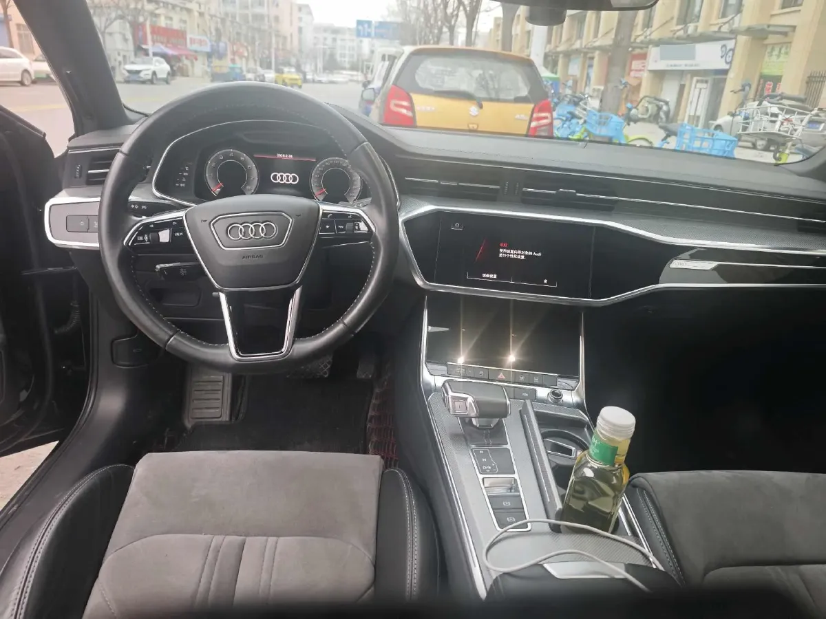 2021 Audi A6L 2.0T 190HP L4 7DCT,autocango,china used car exporter,china ev exporter,chinese used car exporter,chinese used ev exporter