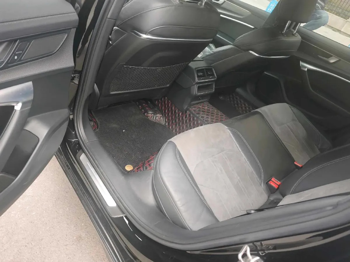 2021 Audi A6L 2.0T 190HP L4 7DCT,autocango,china used car exporter,china ev exporter,chinese used car exporter,chinese used ev exporter