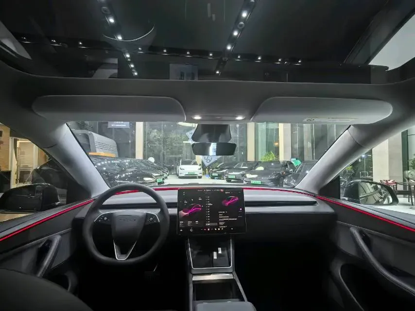 2025 Tesla Model Y BEV 62.5KWH,autocango,china used car exporter,china ev exporter,chinese used car exporter,chinese used ev exporter