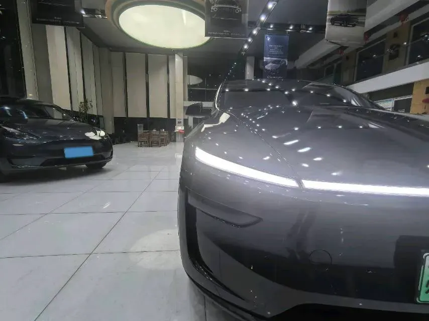 2025 Tesla Model Y BEV 62.5KWH,autocango,china used car exporter,china ev exporter,chinese used car exporter,chinese used ev exporter