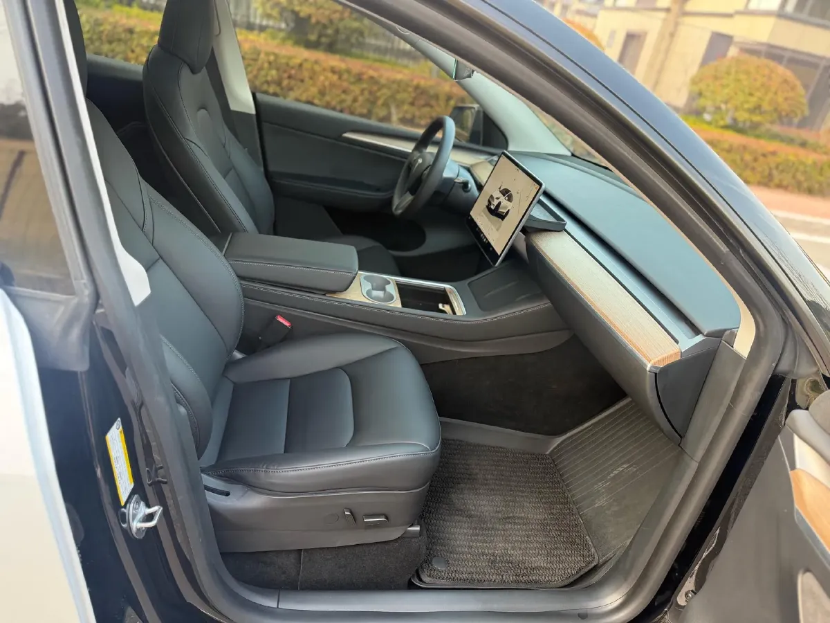 2022 Tesla Model Y BEV 60KWH,autocango,china used car exporter,china ev exporter,chinese used car exporter,chinese used ev exporter